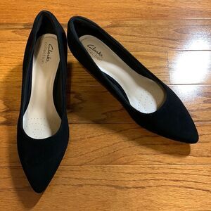 Clarks size 11 Teresa Step black suede pump